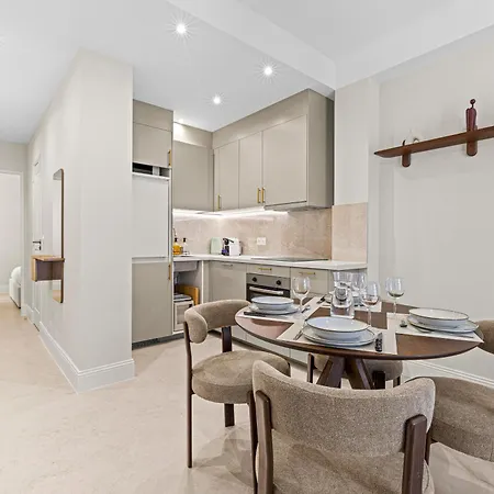 Apartment Fully Renovated 2-bedroom Nice