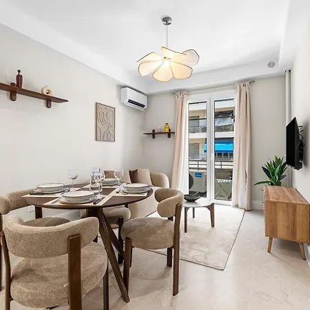 Fully Renovated 2-bedroom شقة نيس